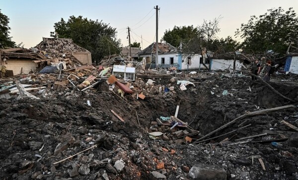 ▲지난 8월 24일(현지시간) 러시아군의 공격으로 우크라이나 한 마을의 주택이 완전히 파괴됐다.(사진출처=연합뉴스)