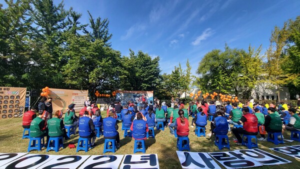 ▲1일 서울 노원구 백사마을에서 '2022년 사랑의 연탄 300만장 나눔' 재개식이 열렸다.  ⓒ데일리굿뉴스