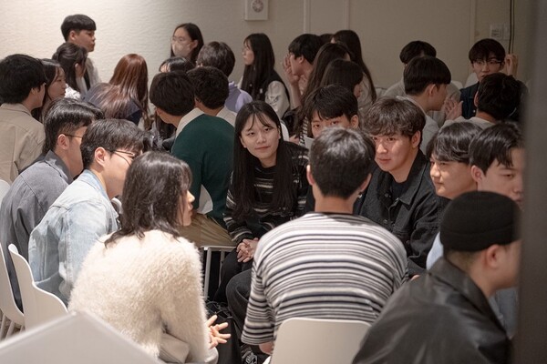 ▲캠업(Campus United Prayer) 모임. (사진 제공 = 아이자야씩스티원)