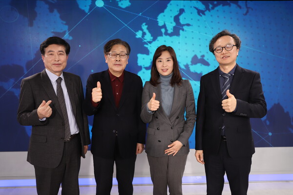 ▲ (왼쪽부터) 신상록 함께하는 다문화네트워크 이사장·정광윤 몽골 선교사·현한나 장로회신학대학교 선교학 교수·이해동 다하나국제교회 목사. ⓒ데일리굿뉴스 