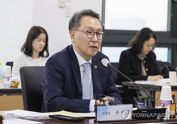 박민수 보건복지부 제2차관이 28일 서울 서초구에서 열린 제7차 건강보험정책심의위원회에 참석해 발언하고 있다.