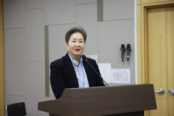  ▲조 교수는 정치권이 민생 문제를 소홀히 하는 가운데 가정과 교회가 중독 문제 해결에 힘써야 한다고 강조했다.ⓒ데일리굿뉴스