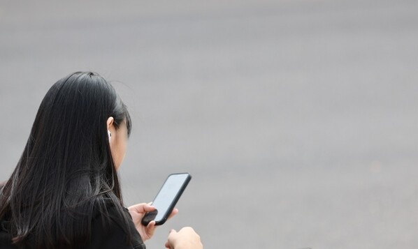 ▲ 청소년 과의존 위험군 비율이 42.6%로 전년 대비 2.5%포인트 증가했다.(사진출처=연합뉴스)