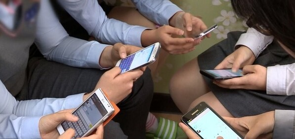 ▲전문가들은 무조건적인 사용 통제보다 부모의 태도 변화와 관계 회복이 해법이라고 조언했다.(사진출처=연합뉴스)