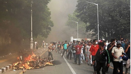 ▲네팔 카트만두 행정 단지 인근 방화.(사진출처=연합뉴스)