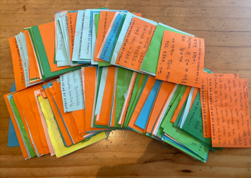  ▲소아암으로 투병하던 당시의 어린 이 전도사를 위해 고척교회에서 보내준 수많은 기도편지들.ⓒ데일리굿뉴스