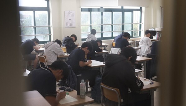 ▲청소년들 사이에서 '수능약', '살 빠지는 약'으로 불리는 의약품 오남용이 확산하고 있다.(사진출처=연합뉴스)