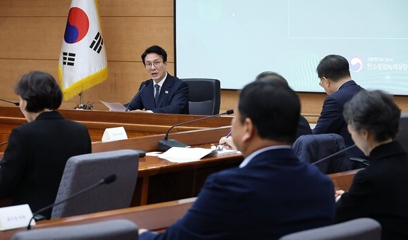 ▲김민석 국무총리가 10일 정부서울청사에서 열린 2050 탄소중립녹색성장위원회 제5차 전체회의에서 발언을 하고 있다.(사진출처=연합뉴스)