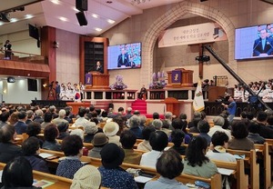 "<b>성경</b>을 보다 쉽게…<b>디지털</b> 시대, 다양하게 활용해 말씀과 더 가까이"